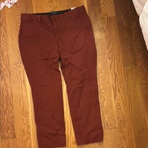 Women’s Banana Republic Brown Chinos Classic Fit. Size 6 never worn.